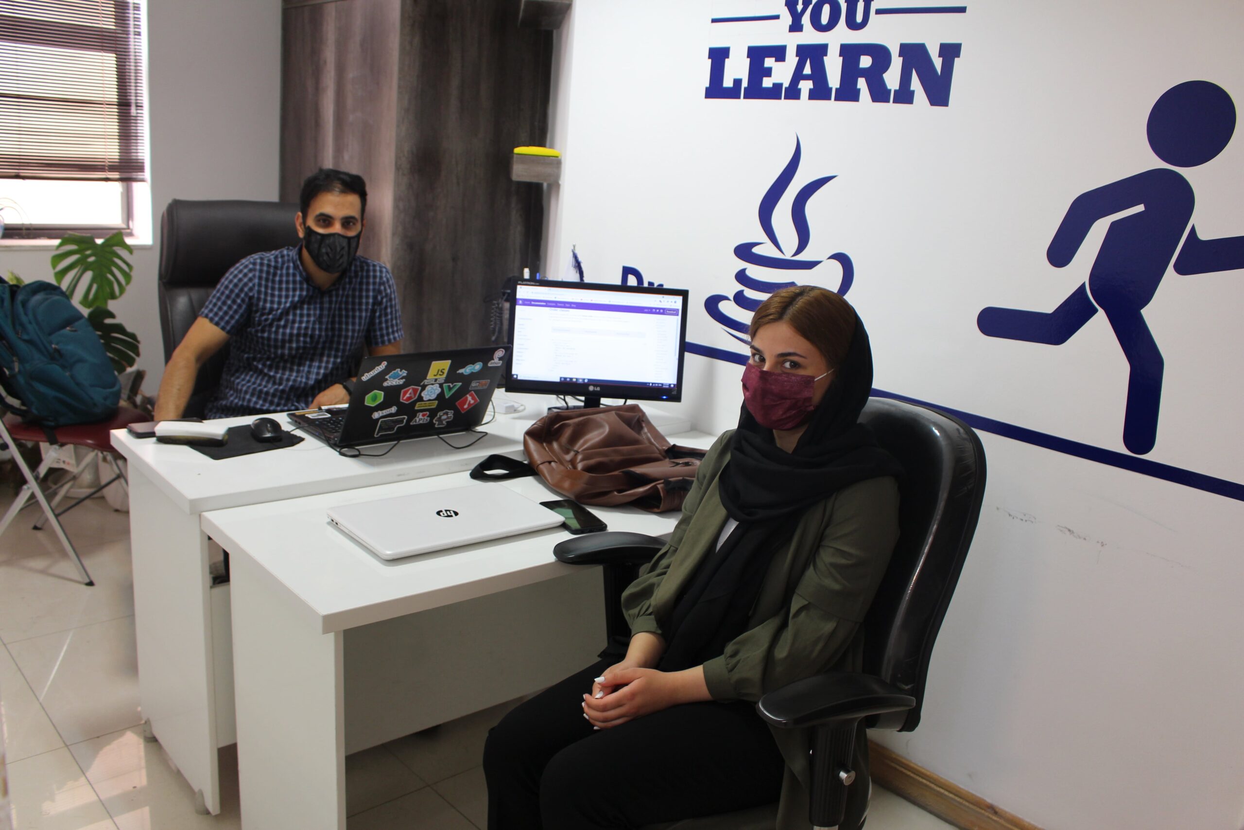 خانم محمدی آموزش دوره طراحی سایت